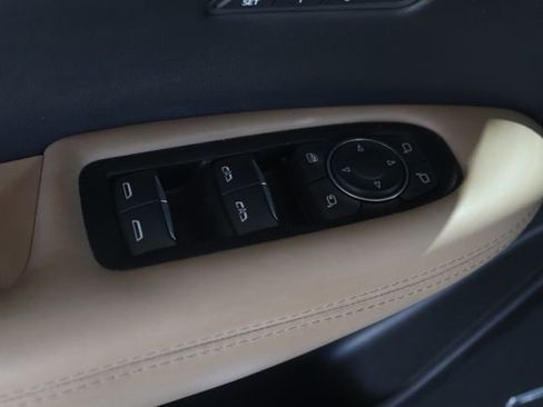 Used 2022 Cadillac XT5 Premium Luxury w/ Platinum Package image 30