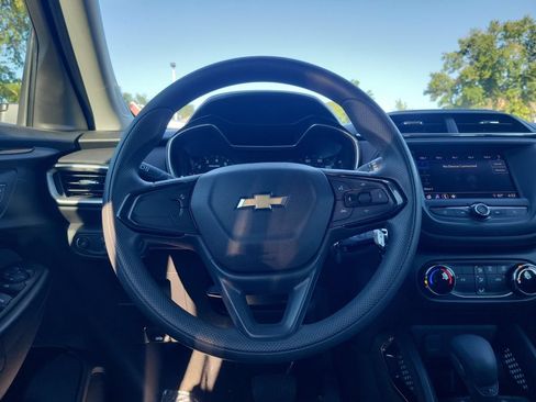 Used 2021 Chevrolet TrailBlazer LS FWD image 14