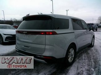 Used 2023 Kia Carnival LX video 2