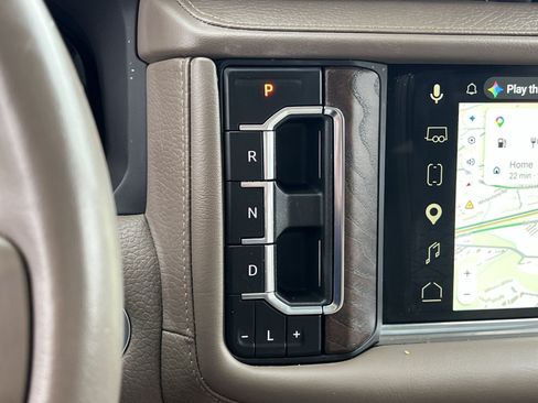 Used 2023 GMC Yukon XL Denali w/ Advanced Technology Package AWD/4WD image 22