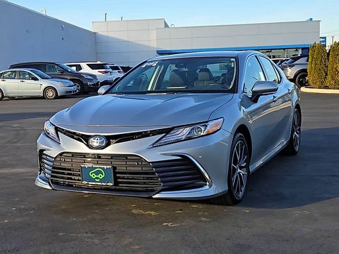 Used 2023 Toyota Camry XLE image 8