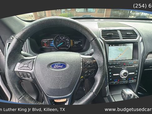 Used 2018 Ford Explorer Limited w/ Equipment Group 301A FWD image 13