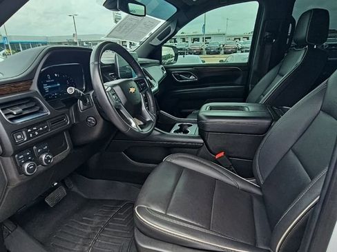 Used 2022 Chevrolet Suburban Premier image 12