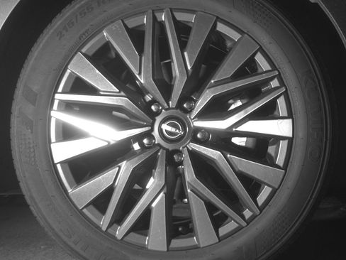 Used 2025 Nissan Altima 2.5 SV image 12