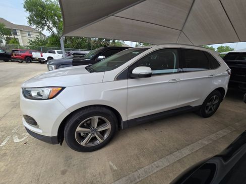 Used 2019 Ford Edge SEL w/ Equipment Group 201A FWD image 4
