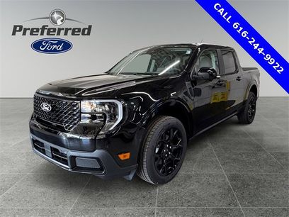 New 2025 Ford Maverick Lariat w/ Black Appearance Package