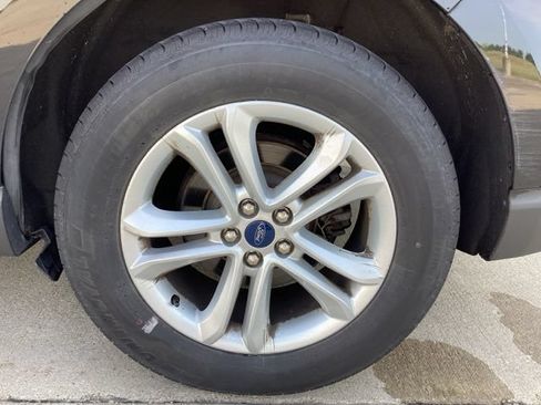 Used 2020 Ford Edge SEL w/ Cold Weather Package FWD image 7
