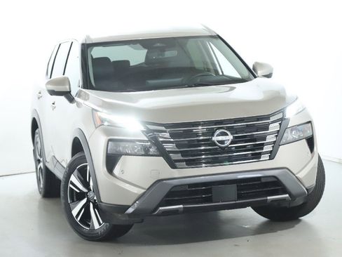 Certified 2024 Nissan Rogue SL image 2