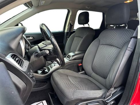 Used 2018 Dodge Journey SE w/ Connectivity Group FWD image 40