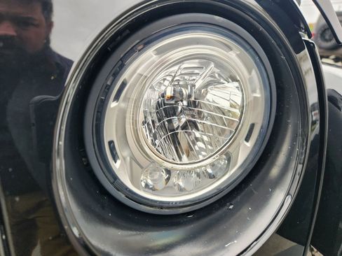 Used 2017 Jeep Wrangler Unlimited Sahara w/ Connectivity Group image 24