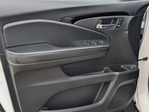 Certified 2024 Honda Ridgeline Black Edition image 16