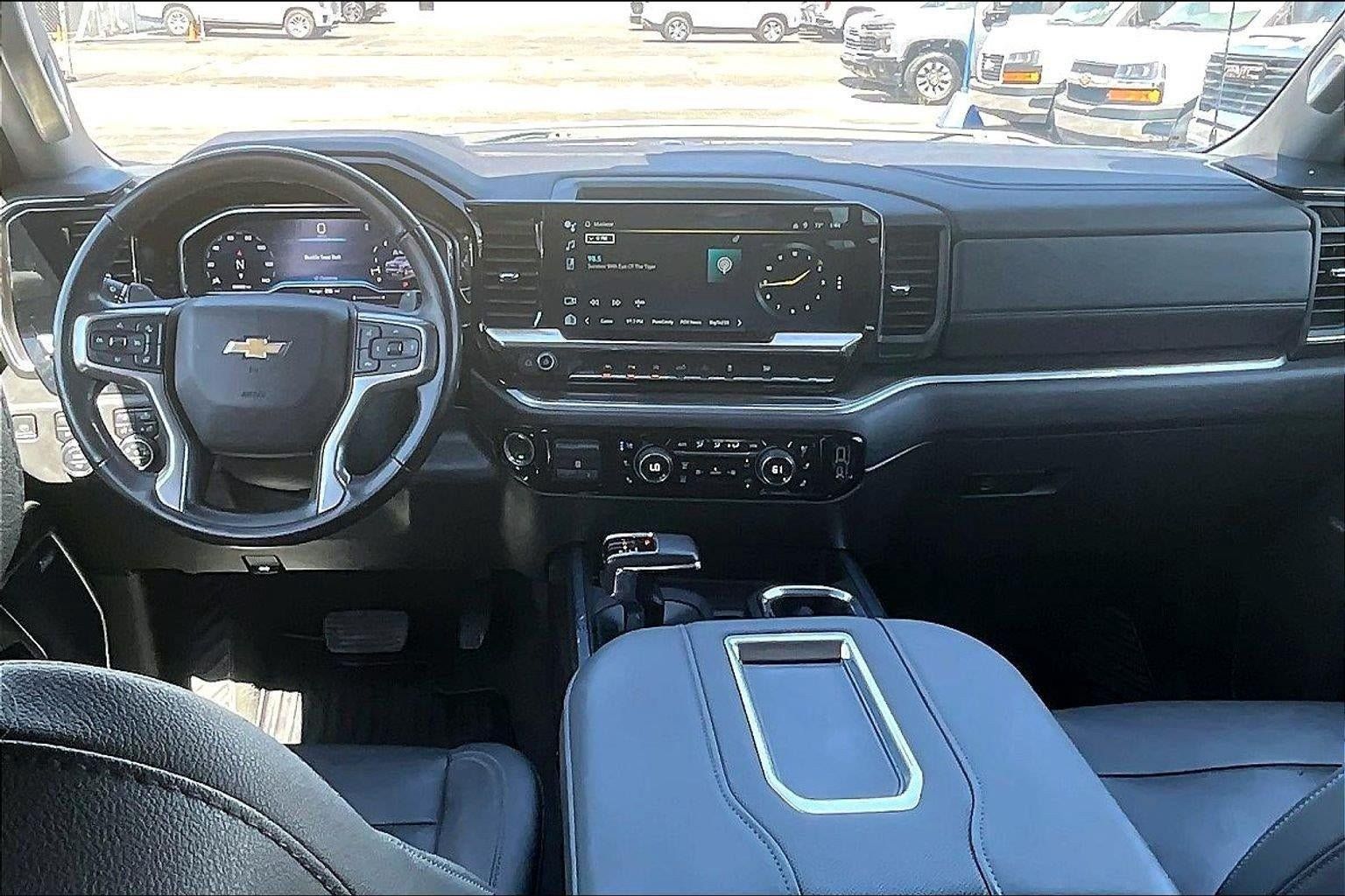 Used 2022 Chevrolet Silverado 1500 LTZ w/ LTZ Convenience Package II AWD/4WD image 5