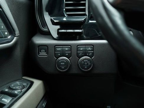 Used 2022 Chevrolet Silverado 1500 ZR2 w/ Technology Package image 16