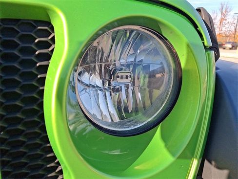 Used 2018 Jeep Wrangler Unlimited Sport S image 11