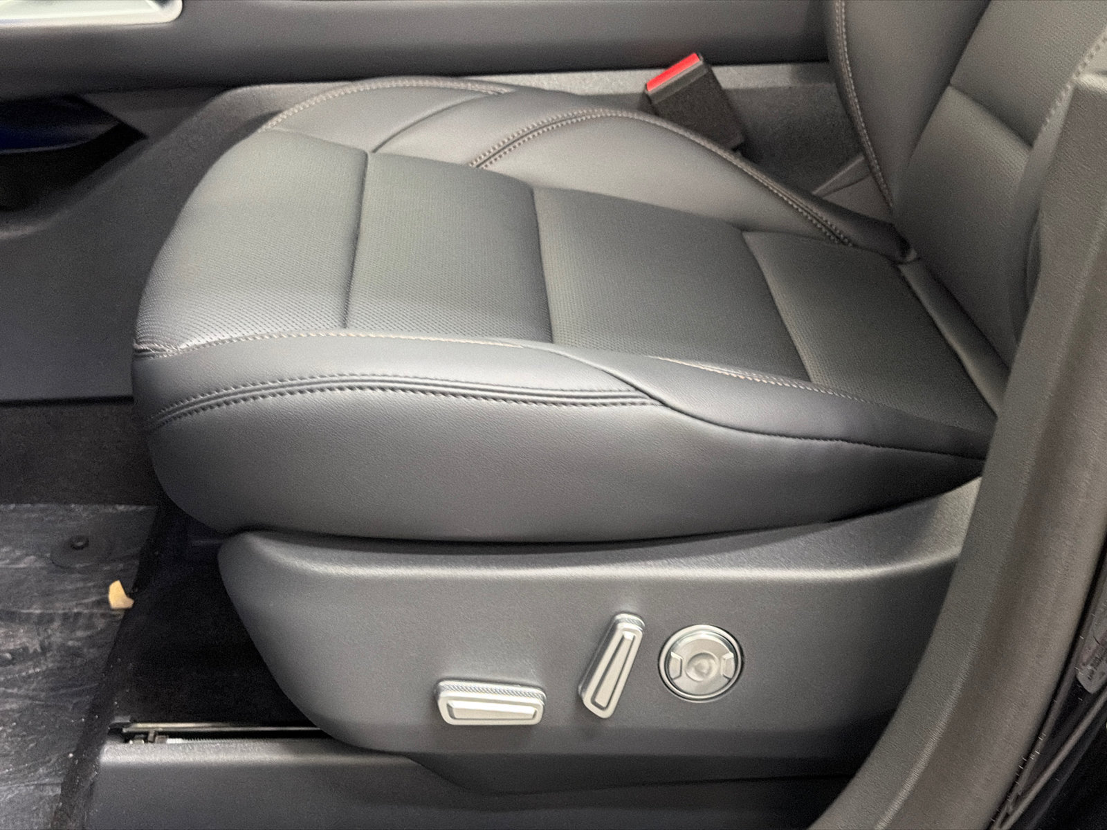 New 2026 Lincoln Nautilus Premier AWD/4WD image 16