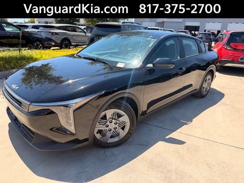 Certified 2025 Kia K4 FWD image 1
