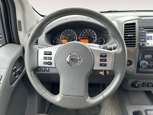 Used 2017 Nissan Frontier SL image 14