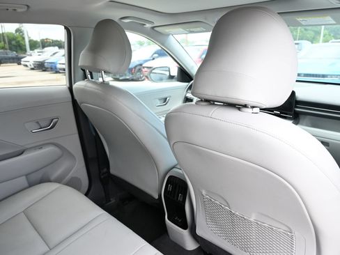 Used 2024 Hyundai Kona Limited AWD/4WD image 35