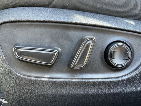 Used 2024 Toyota RAV4 SE image 24