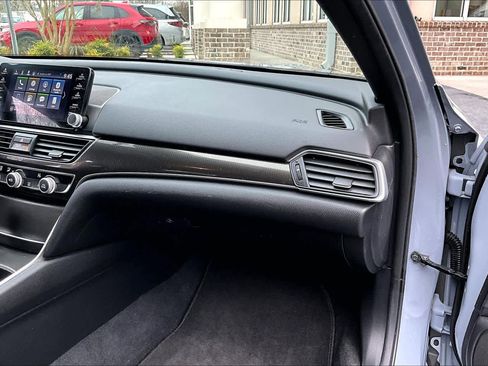 Used 2021 Honda Accord Sport image 17