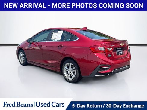 Used 2017 Chevrolet Cruze LT w/ Convenience Package FWD image 6