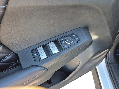 Used 2024 Mitsubishi Outlander 4WD Plug-In Hybrid image 25