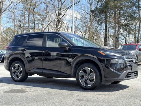 Certified 2025 Nissan Rogue SV image 2