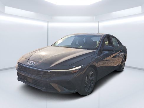 New 2026 Hyundai Elantra Limited FWD image 7