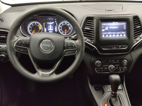 Used 2021 Jeep Cherokee Latitude FWD image 22