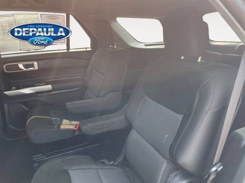 Used 2024 Ford Explorer XLT AWD/4WD image 17