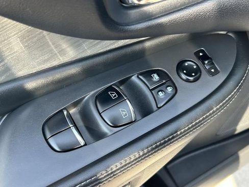 Used 2015 Nissan Murano Platinum w/ Platinum Technology Package FWD image 23