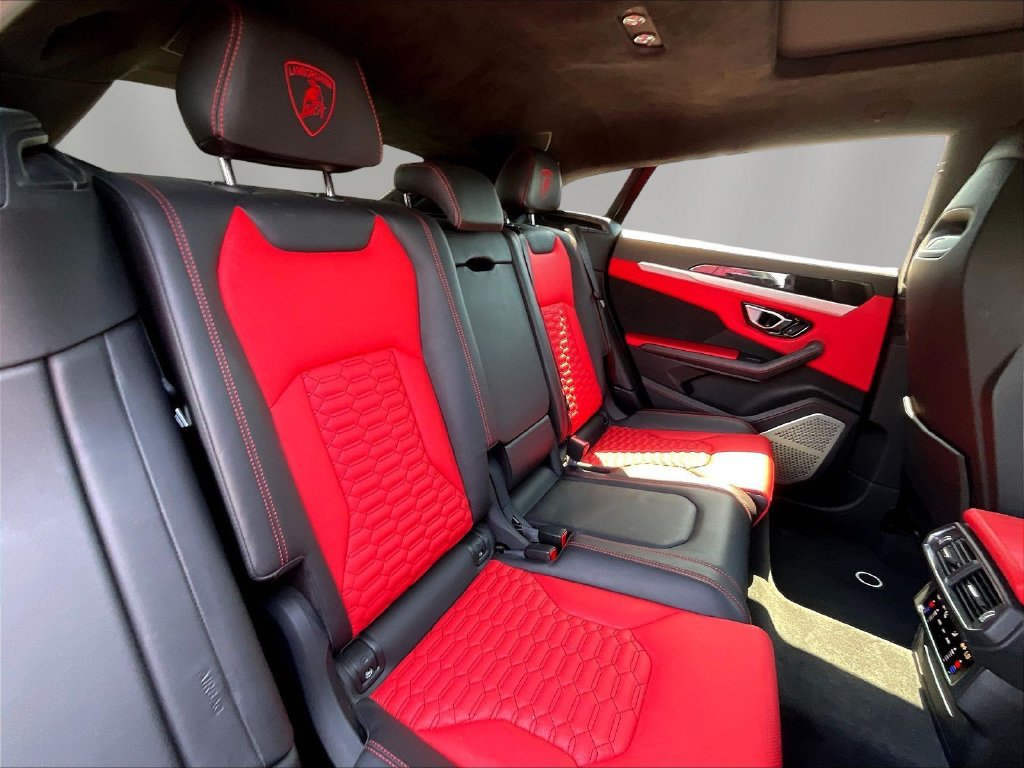 Used 2021 Lamborghini Urus AWD/4WD image 23