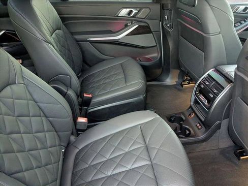Used 2025 BMW X7 xDrive40i w/ M Sport Package image 21