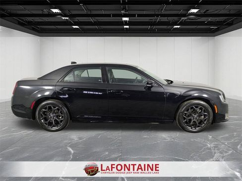 Used 2023 Chrysler 300 Touring L w/ Popular Equipment Group image 6