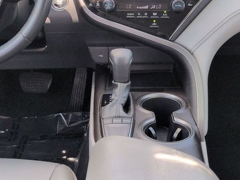 Used 2023 Toyota Camry SE w/ Convenience Package FWD image 18