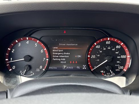 Used 2025 Nissan Frontier PRO-4X AWD/4WD image 19