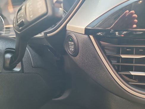 Used 2022 Ford Escape SE image 19