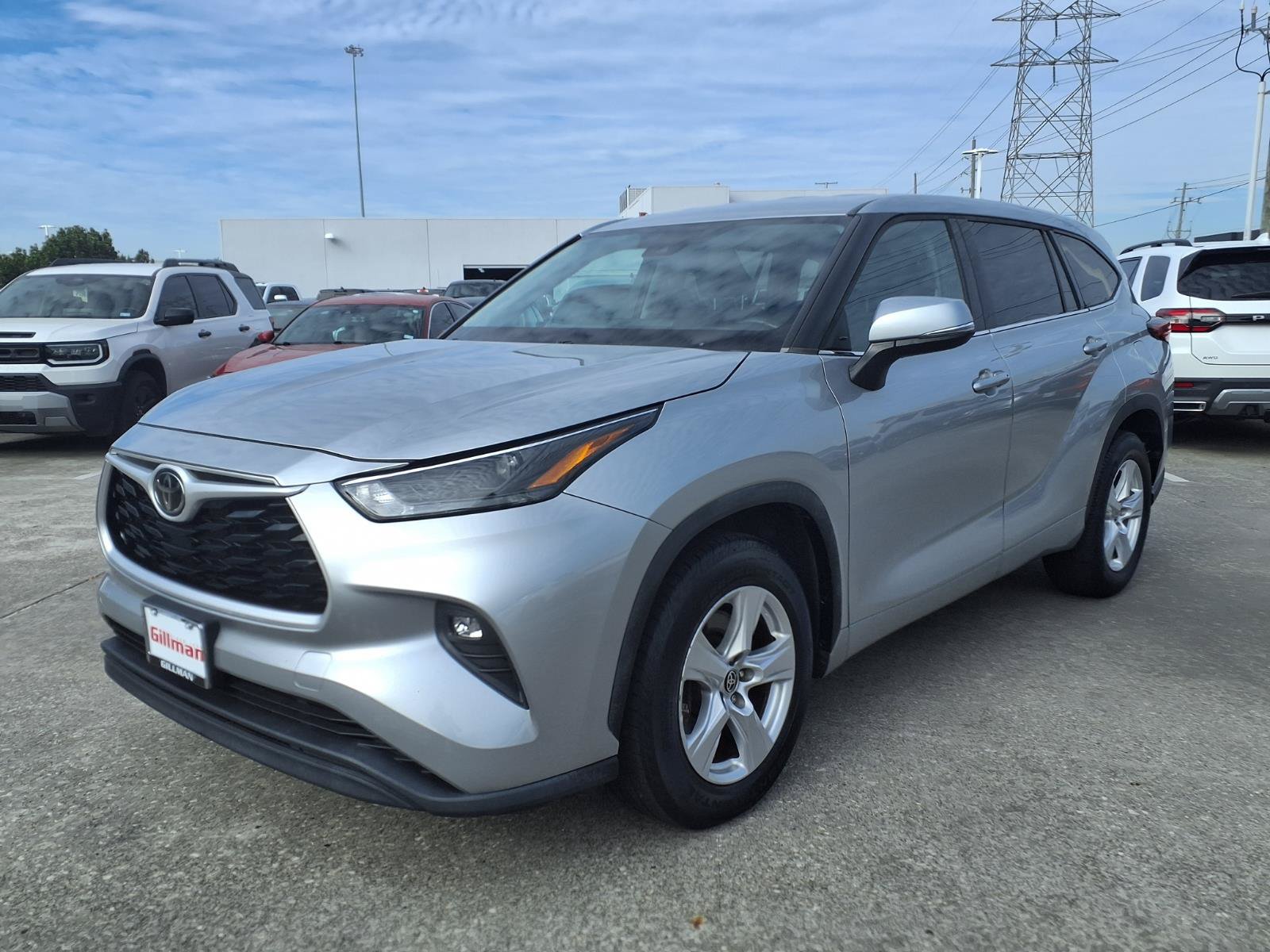 Used 2022 Toyota Highlander LE FWD image 22