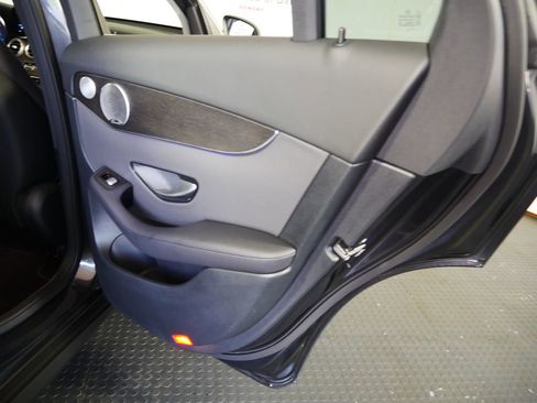 Used 2020 Mercedes-Benz GLC 300 4MATIC image 7