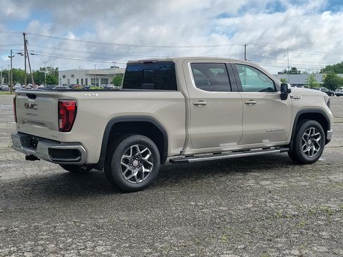 New 2026 GMC Sierra 1500 SLE w/ Preferred Package AWD/4WD image 7