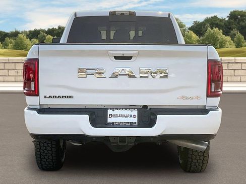 Used 2025 RAM 2500 Laramie AWD/4WD image 4