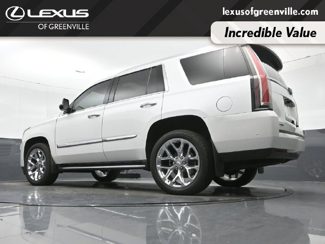 Used 2020 Cadillac Escalade Premium Luxury AWD/4WD image 18