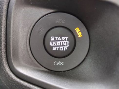 Used 2025 Jeep Wrangler Willys image 28