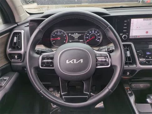 Used 2022 Kia Sorento S image 23