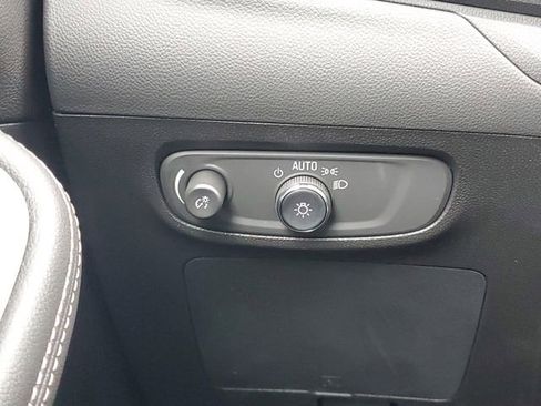 Certified 2025 Buick Encore GX Preferred w/ Comfort Package AWD/4WD image 19