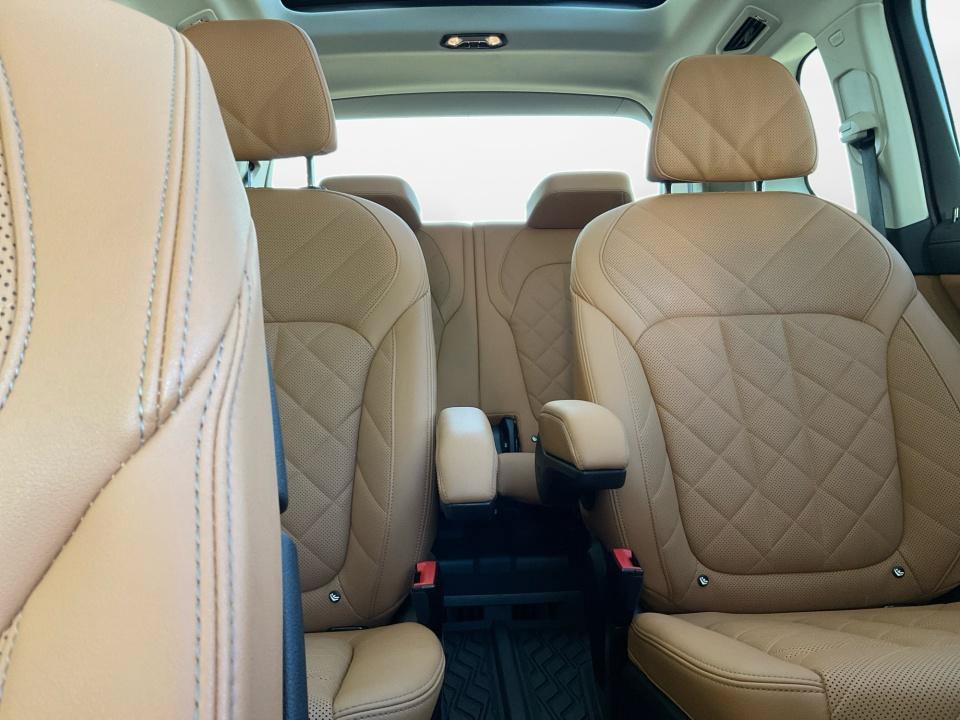 Used 2024 BMW X7 xDrive40i w/ Premium Package AWD/4WD image 12
