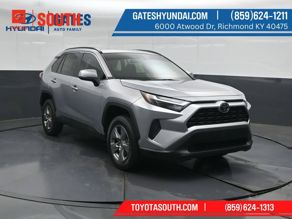Used 2024 Toyota RAV4 XLE AWD/4WD image 4