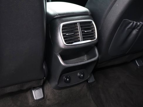 Used 2020 Hyundai Santa Fe SEL w/ Convenience Package image 12