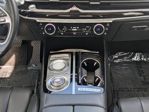 Used 2022 Genesis G80 2.5T image 17