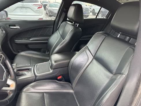 Used 2017 Dodge Charger R/T w/ Plus Group image 3